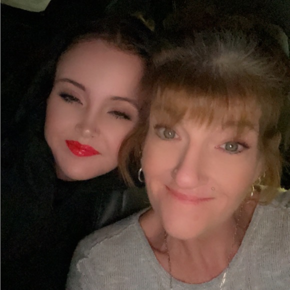 Meet your Posher, Trish - Picture 5 of 7